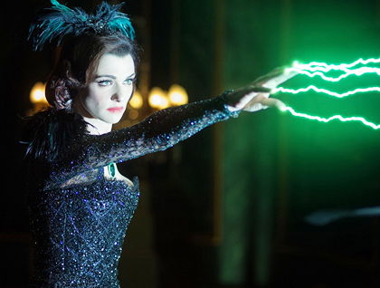 Rachel Weisz as Evanora.