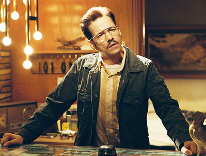 Frank Whaley as Mason.